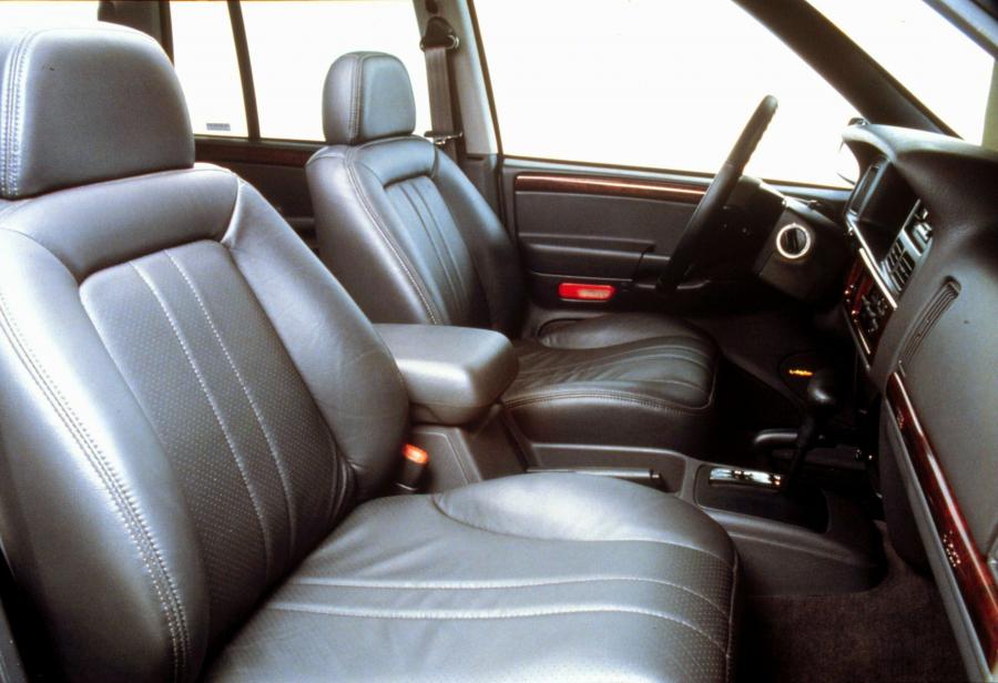  Jeep Grand Cherokee 1993 года  (фото 19 из 34)